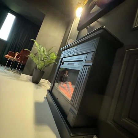 Apartamentul 40 *